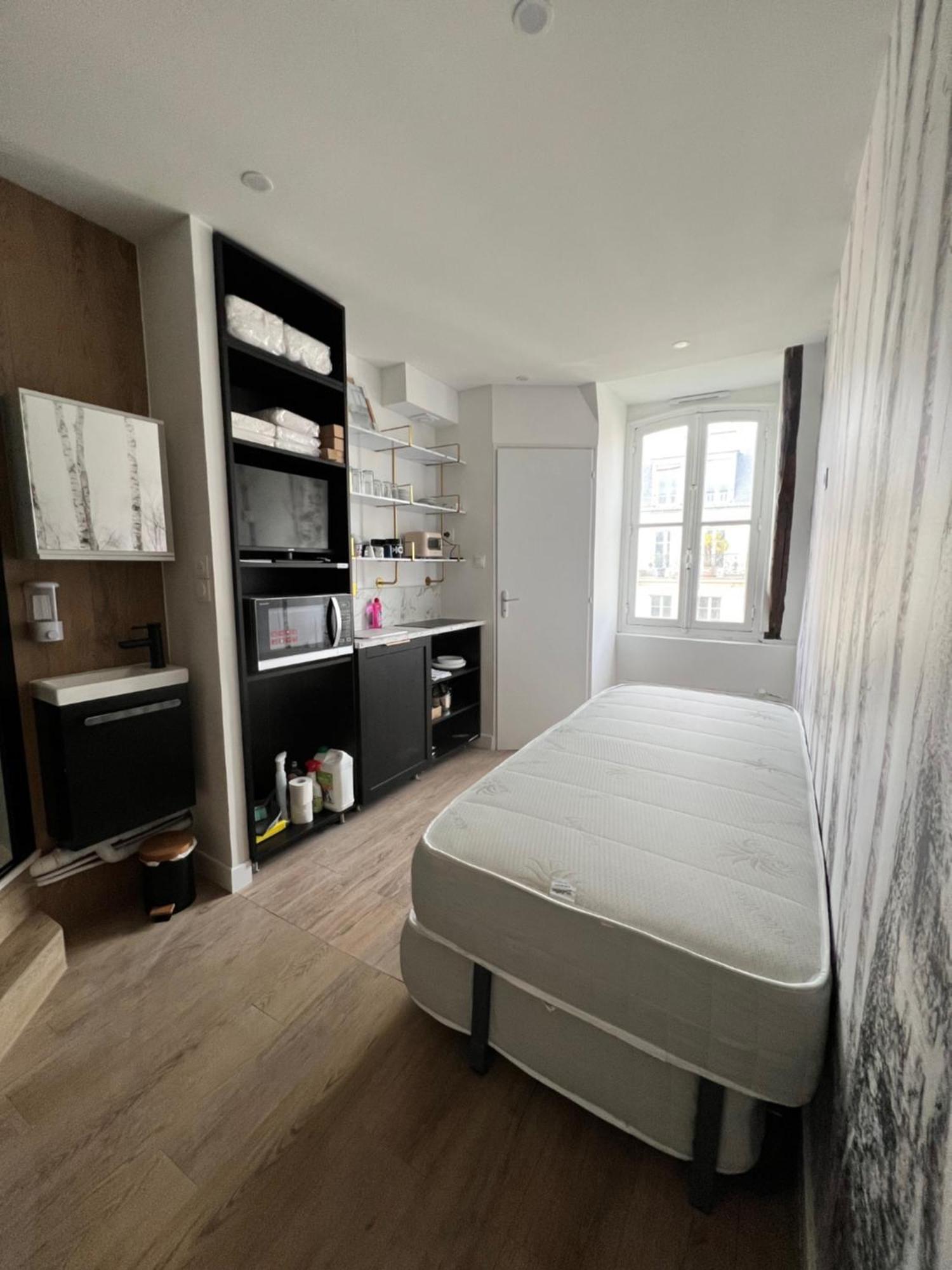 Batignolles, Montmartre 12m2 , Metro 13 Et 14 Apartamento Paris