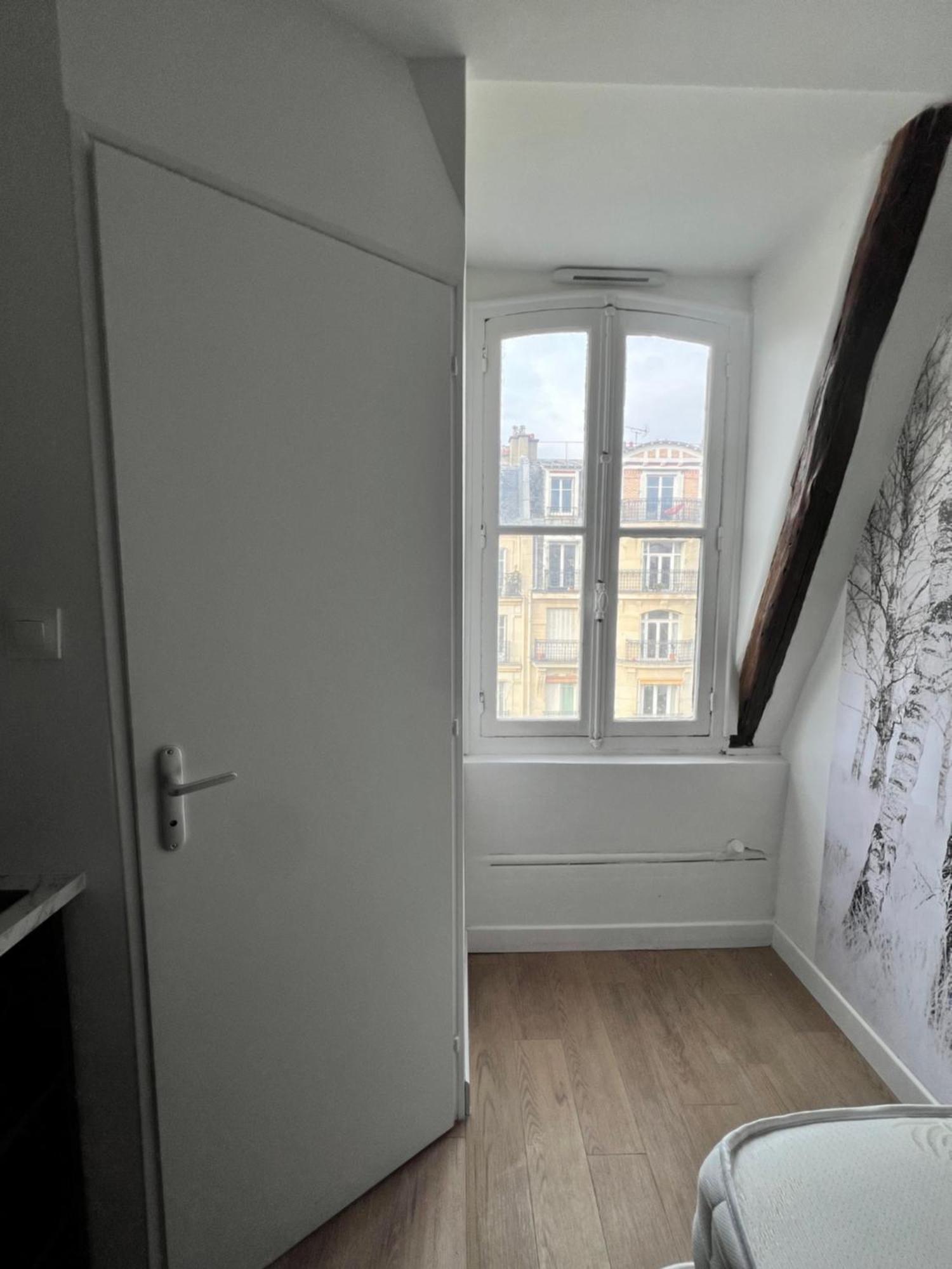 Apartamento Batignolles, Montmartre 12m2 , Metro 13 Et 14