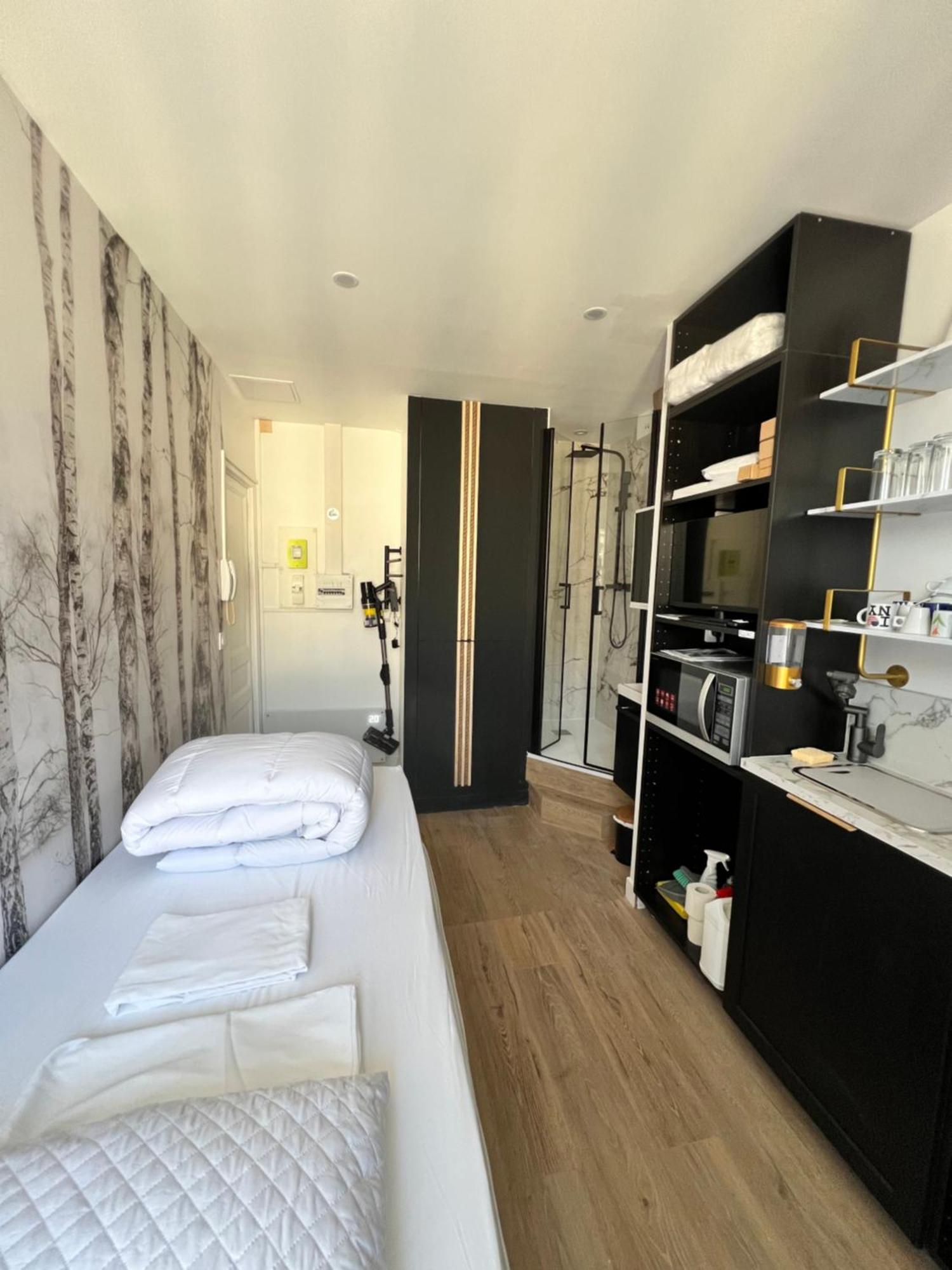 Batignolles, Montmartre 12m2 , Metro 13 Et 14 Apartamento